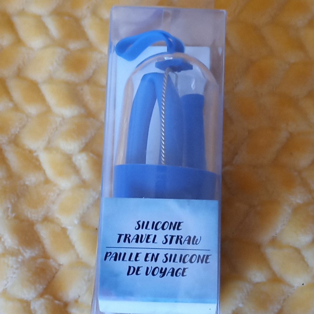 New silicone travel straw
